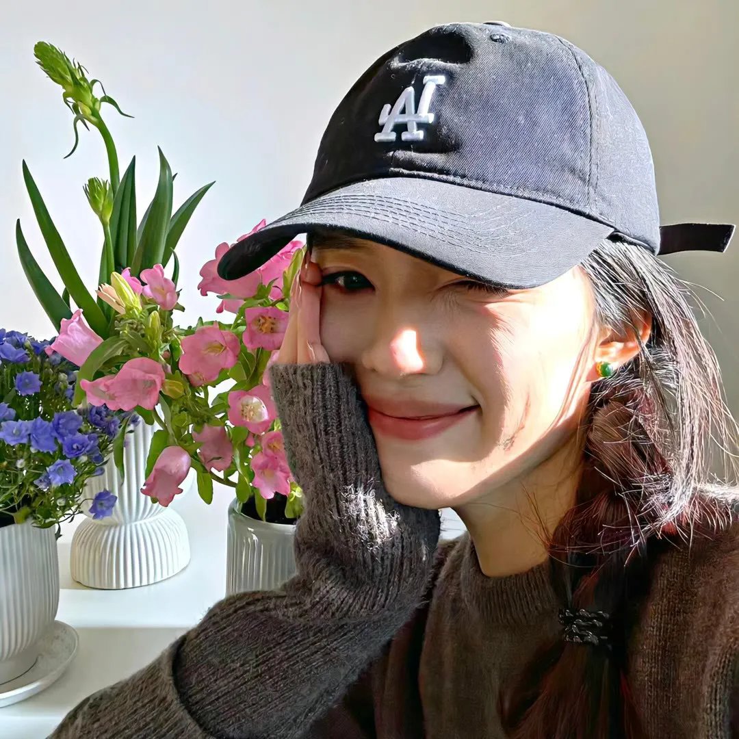向天真的女生投降